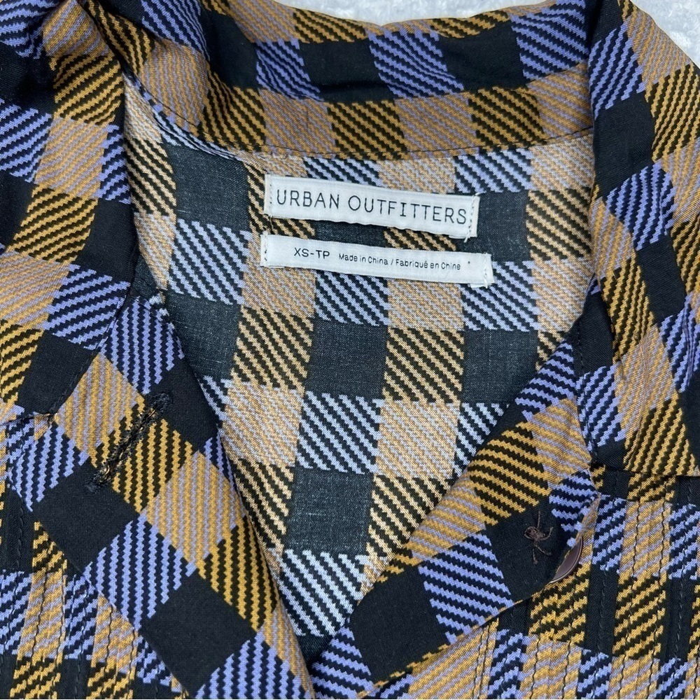 ! Urban Outfitters Nancy Short Sleeve Shirt Dress - Picture 4 of 10